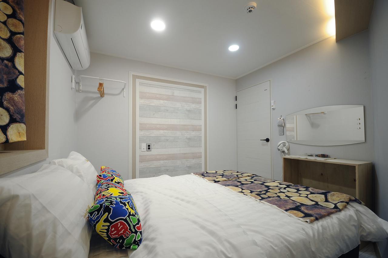 Family Hotel Bnb Busan Exterior photo