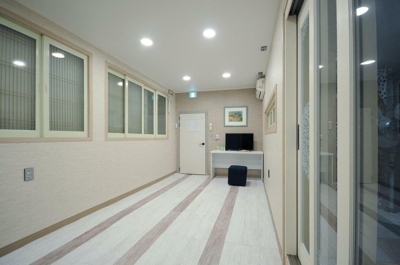 Family Hotel Bnb Busan Exterior photo